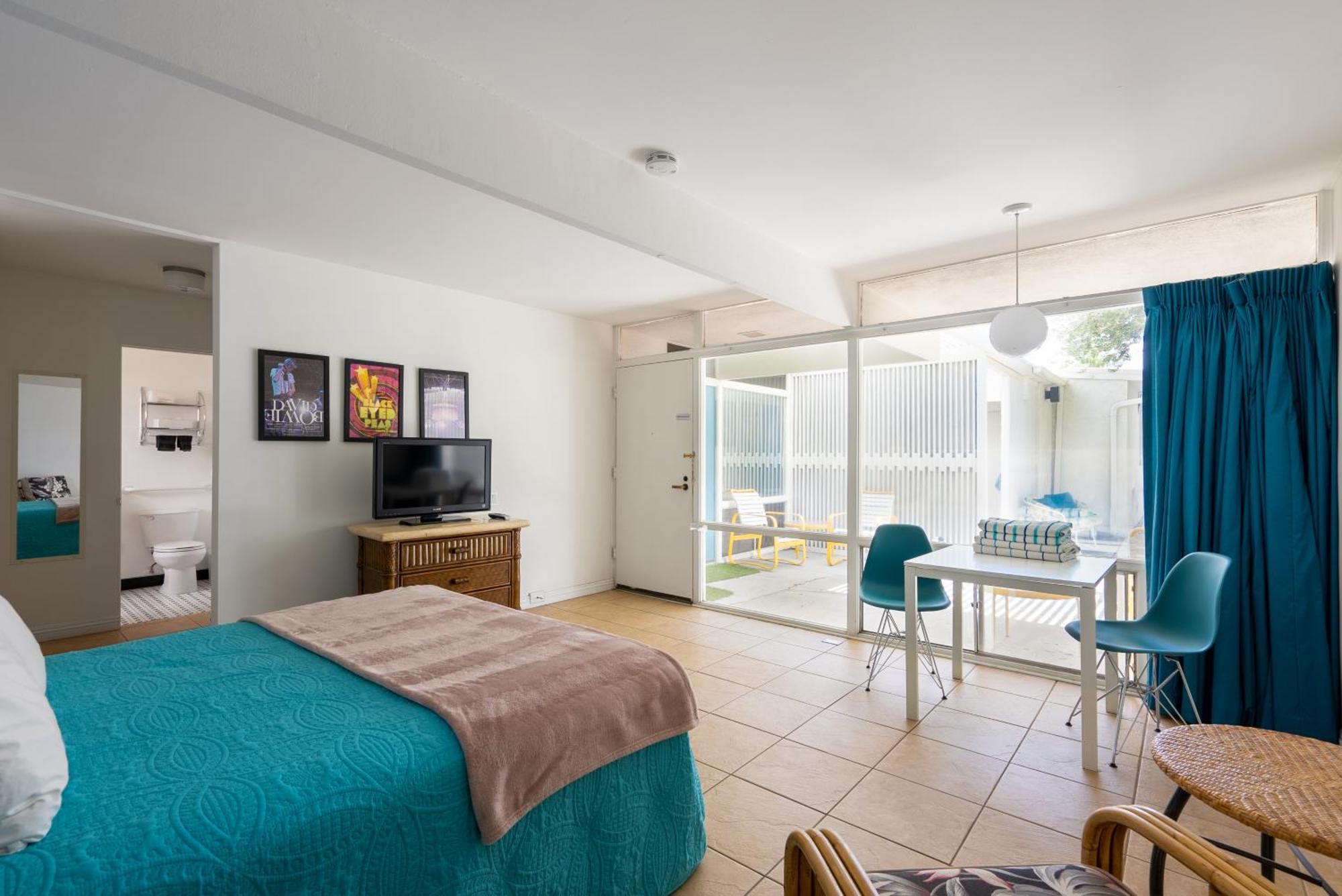 Monkey Tree Hotel By Avantstay Stylish Hotel In Palm Springs W Pool Exterior photo